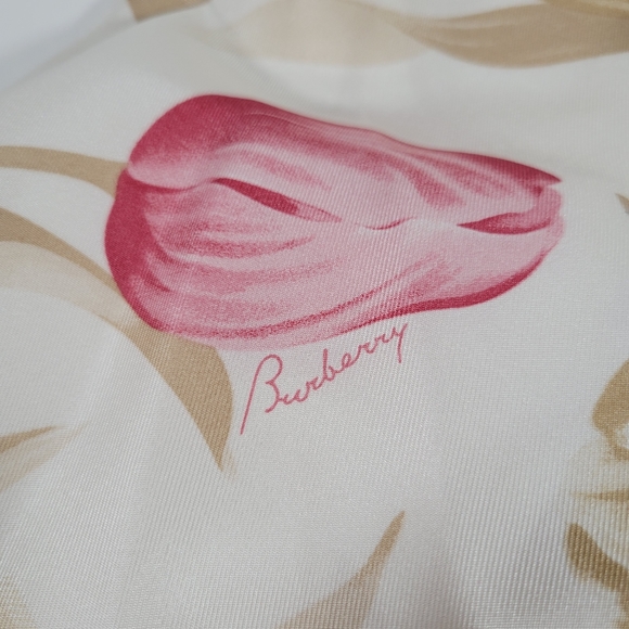 BURBERRY MINI SCARF 100% SILK - Picture 3 of 8
